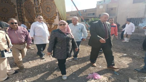 بالصور ::رئيس مركز ومدينه السنطه تتابع القافله الطبيه البيطريه بقريه شبرا قاص